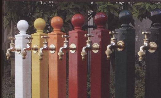 カラー水栓柱.jpg