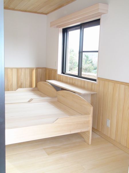1桐床、腰壁、天井、桐ベッド.JPG